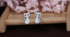 lovely cat stud earring