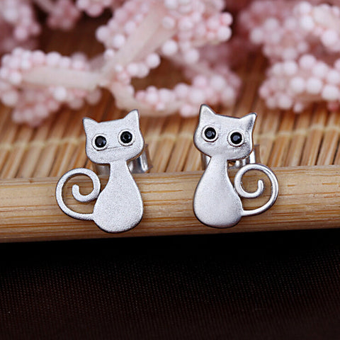 lovely cat stud earring